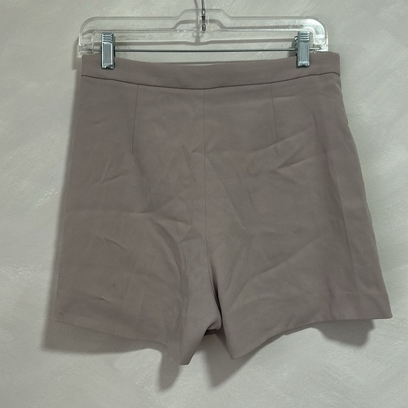 Aritzia Babaton colin Skort size 8 medium beige shorts - Picture 6 of 9